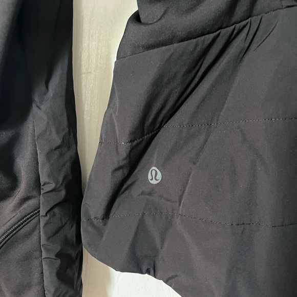 lululemon Down For it All Black shine Women's jacket - Picture 5 of 5